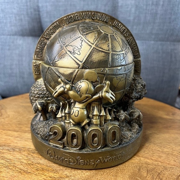 T22. RARE‼️‼️ Walt Disney World 2000 Ltd Ed 980/5000 Watch and Globe NEW - Picture 1 of 6